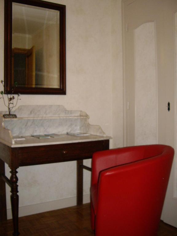 Chambres D'Hotes Les Pierres Taillees Thenesol Room photo